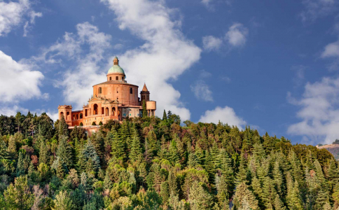 Ceļojums valsts svētkos uz Boloņu Itālijā