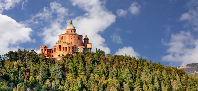 Ceļojums valsts svētkos uz Boloņu Itālijā